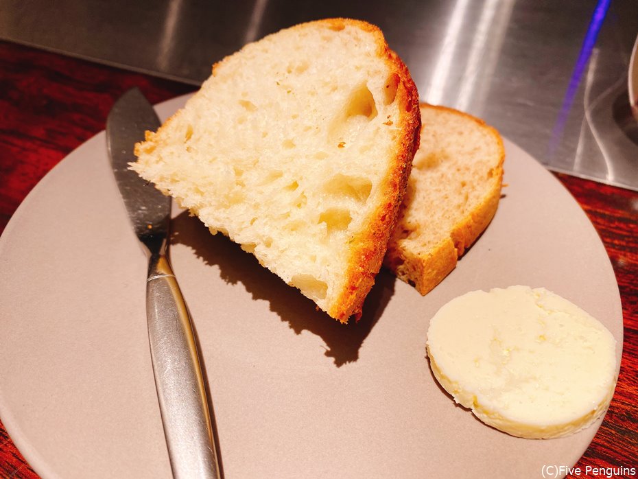 パンもバターも自家製というこだわり